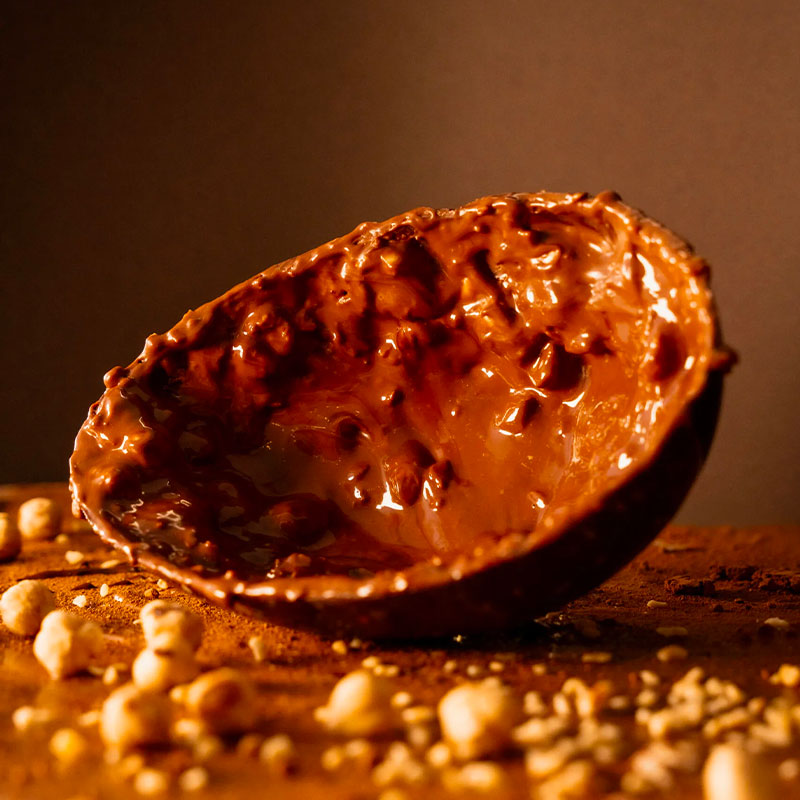 بيضة شوكولاتة داكنة بالبندق وملح البحر من تراباني 350 جم