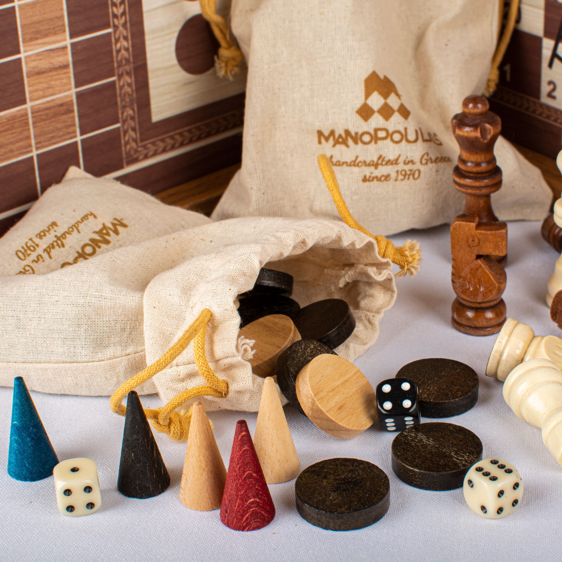 Classic Style 4-in-1 Combo Game Set: Chess, Backgammon, Ludo & Snakes