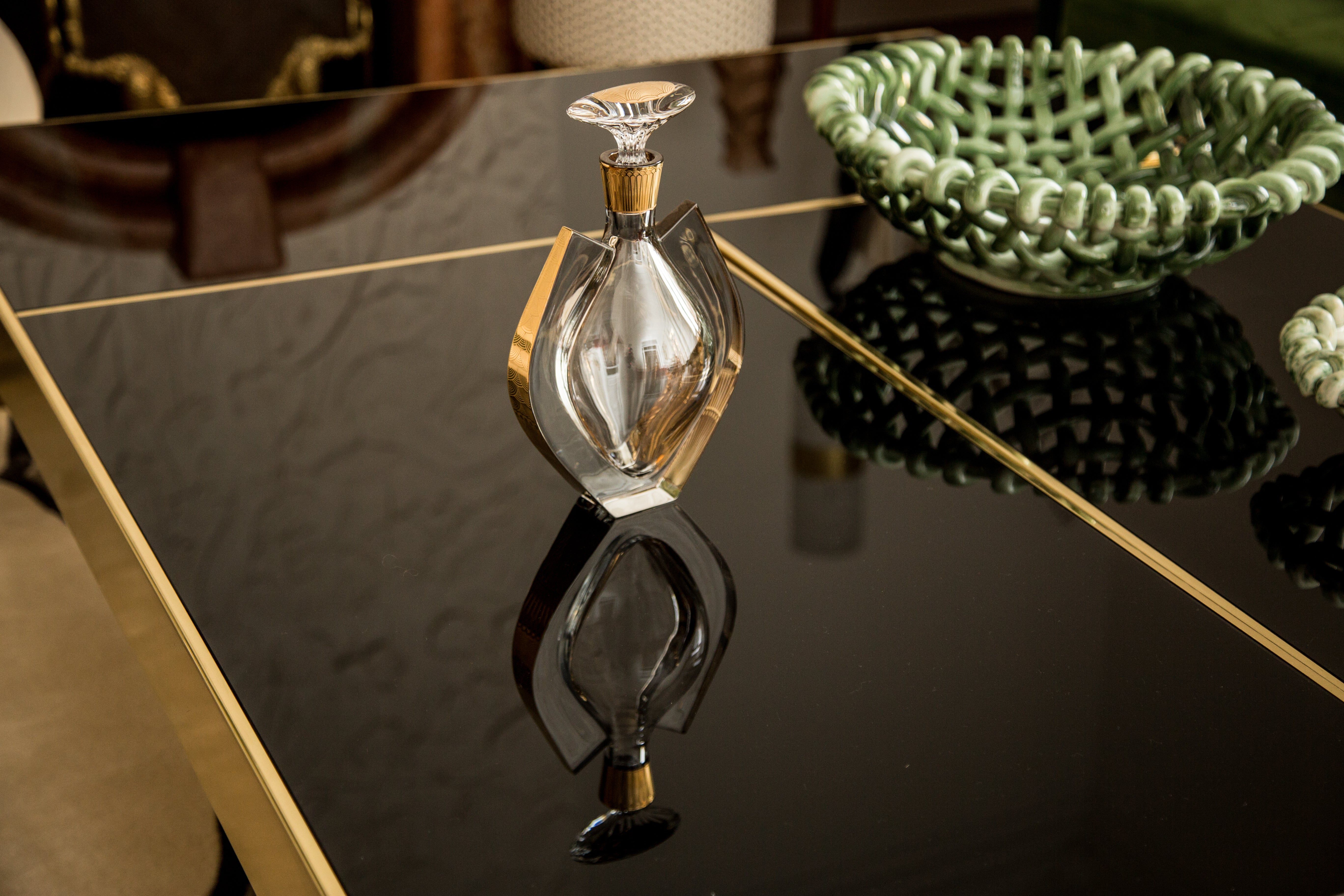 Case with bottle with Gold - LAZADO