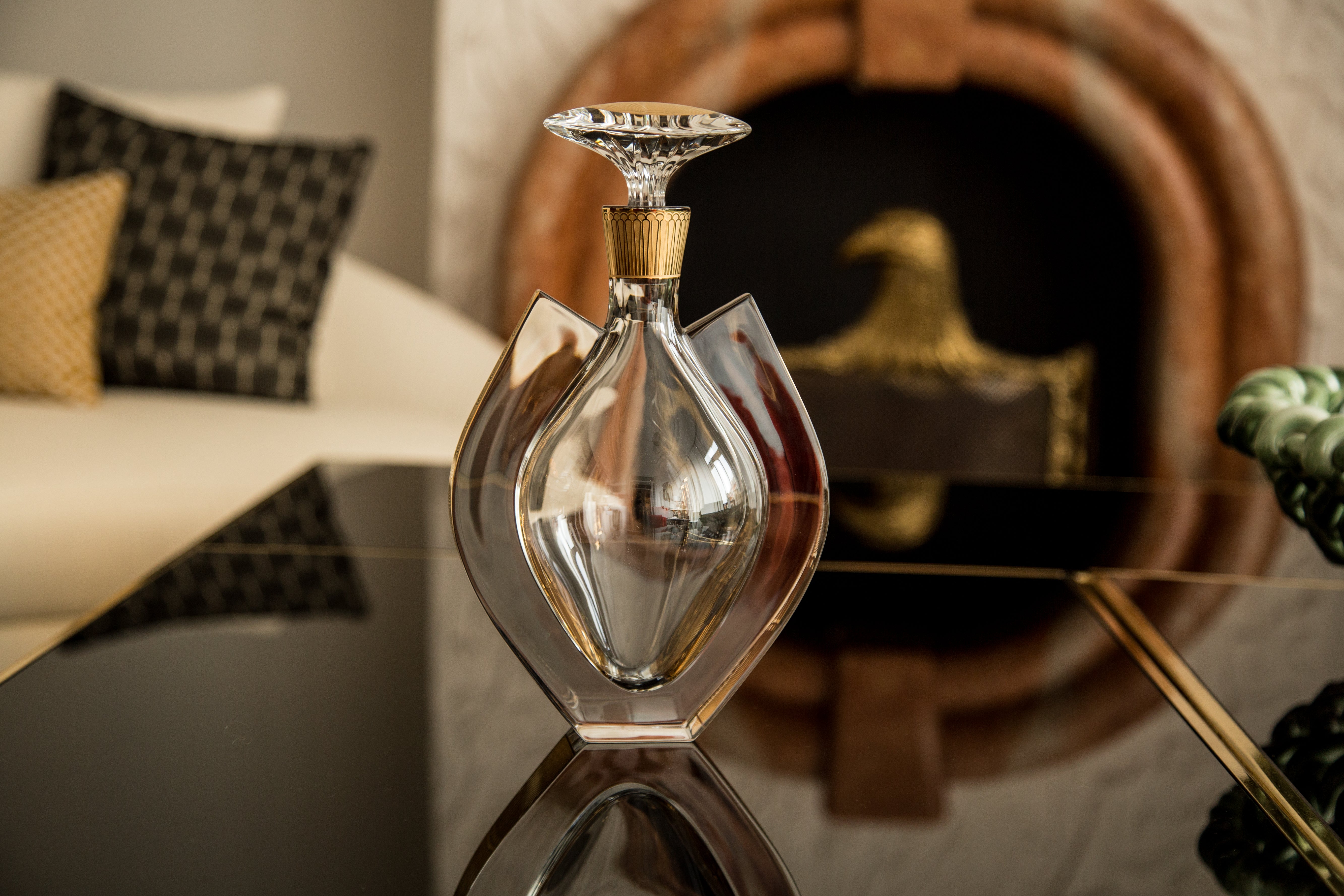 Case with bottle with Gold - LAZADO