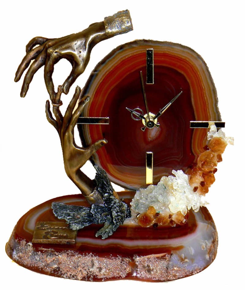 Engagement - Human sculpture and clock with precious stones - LAZADO