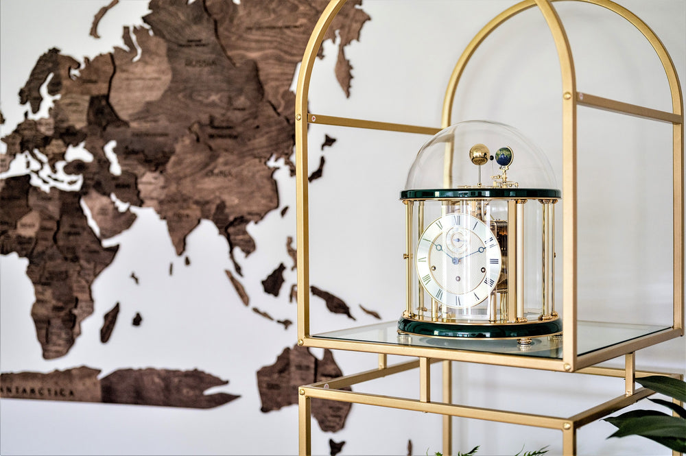 ساعة هيرمل تيلوريوم 1 الفلكية ذات القاعدة الخضراء المصقولة