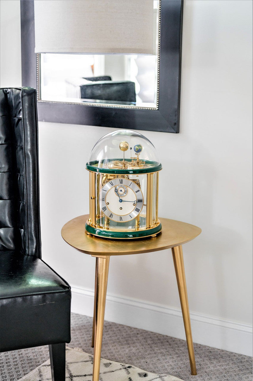 ساعة هيرمل تيلوريوم 1 الفلكية ذات القاعدة الخضراء المصقولة