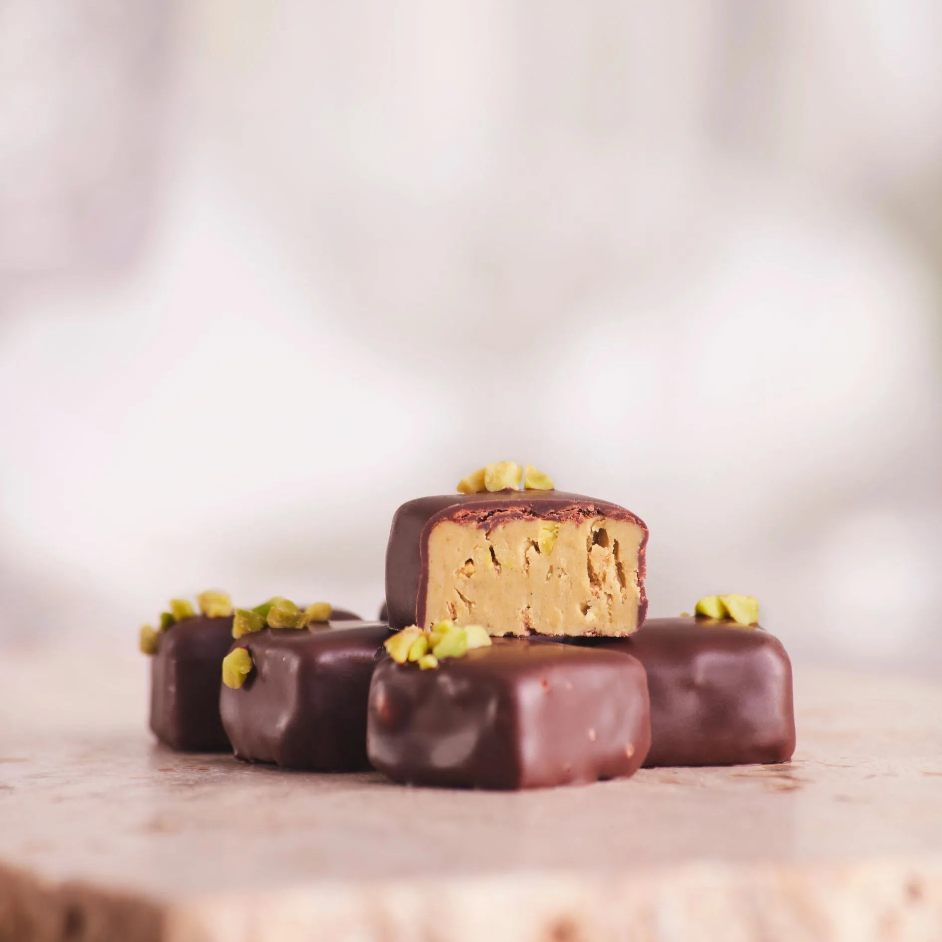 Coated truffles pistachio 90g