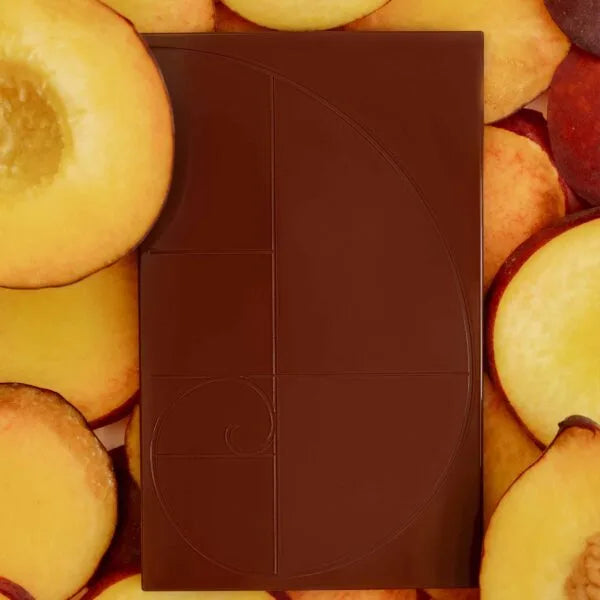 Peach - dark chocolate bar 80g