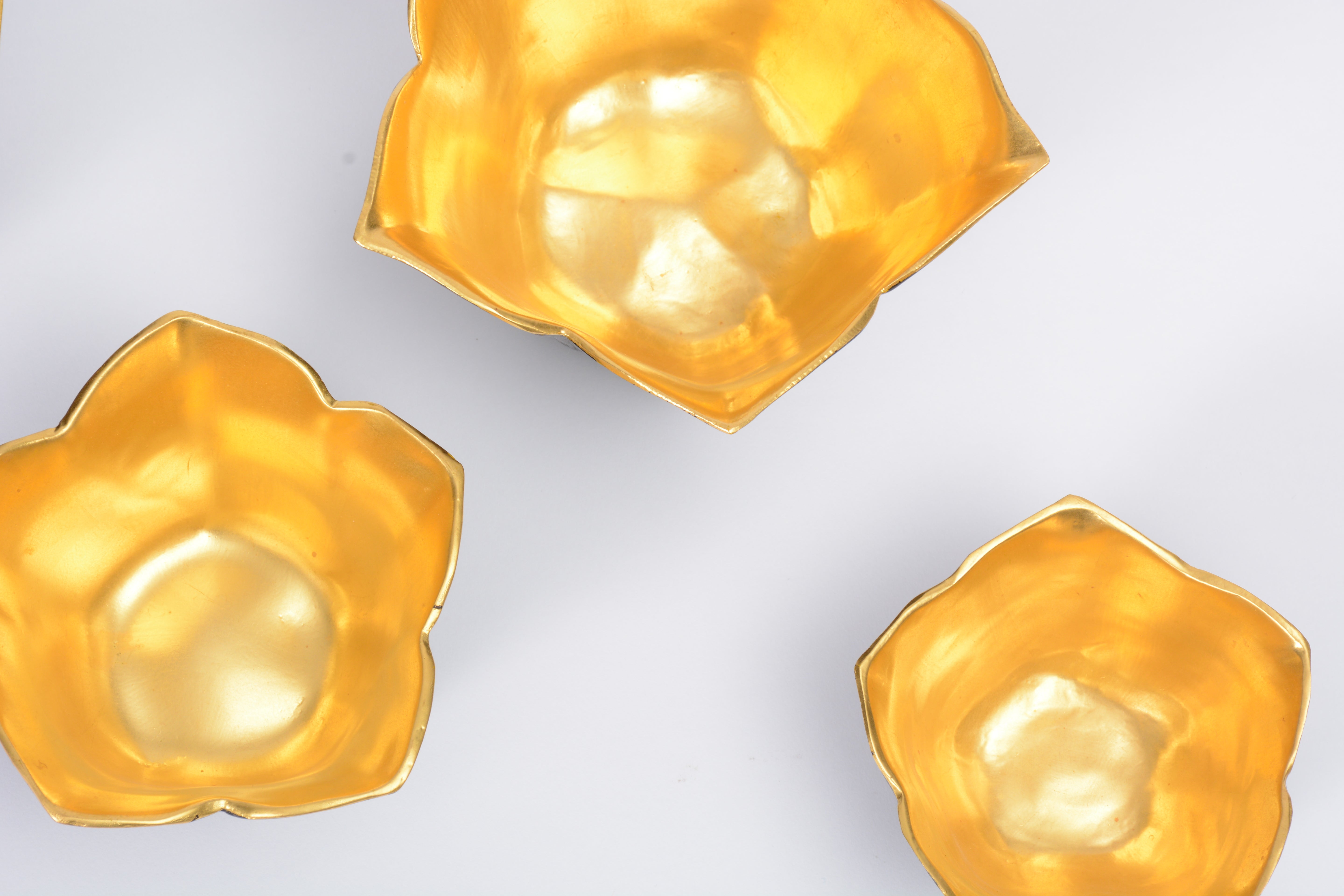 Hasu Luxury Table Bowl – Bronze & Gold Leaf