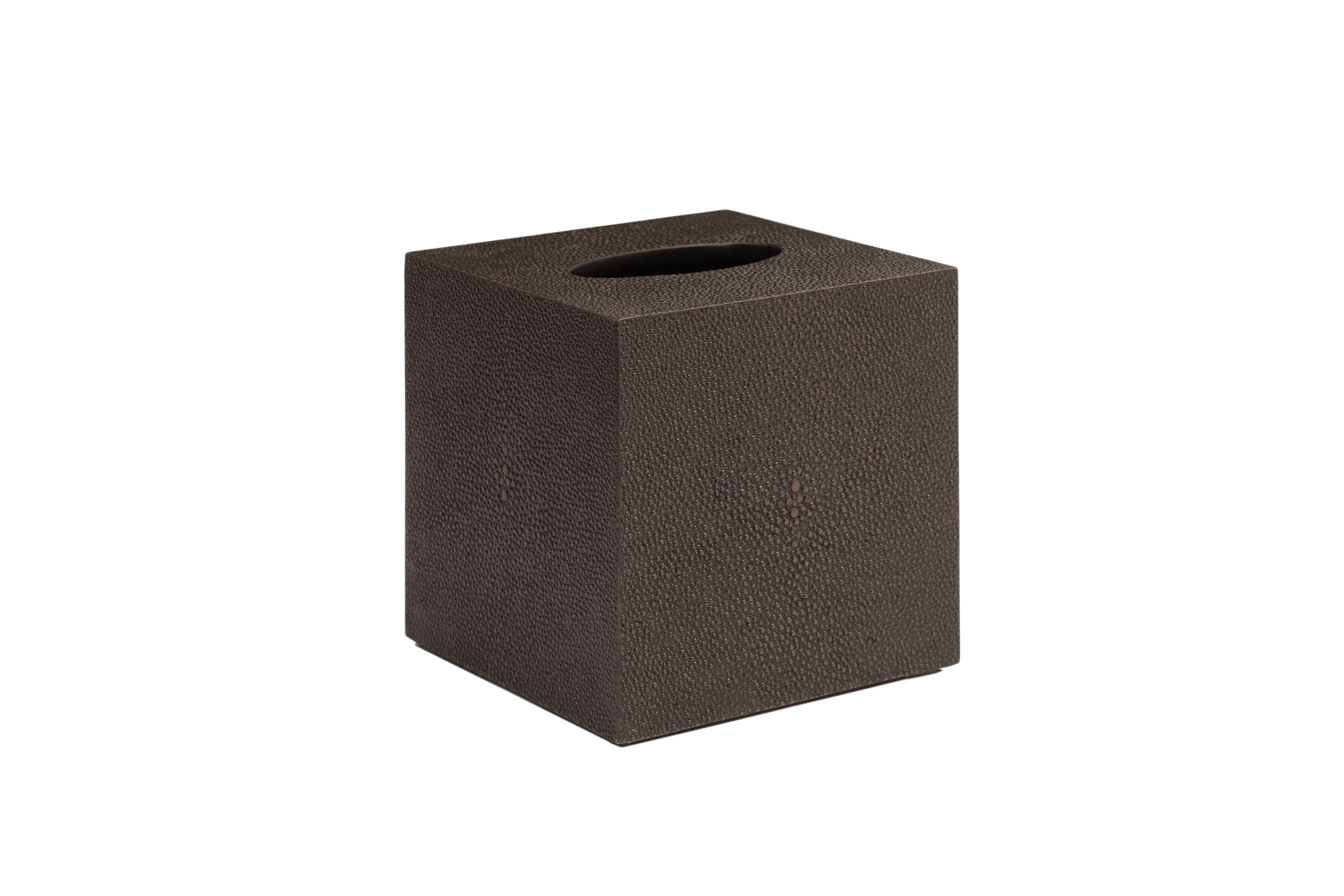 صندوق مناديل مربع فاخر "تشيلسي" – جلد ساجرين شوكولاتة