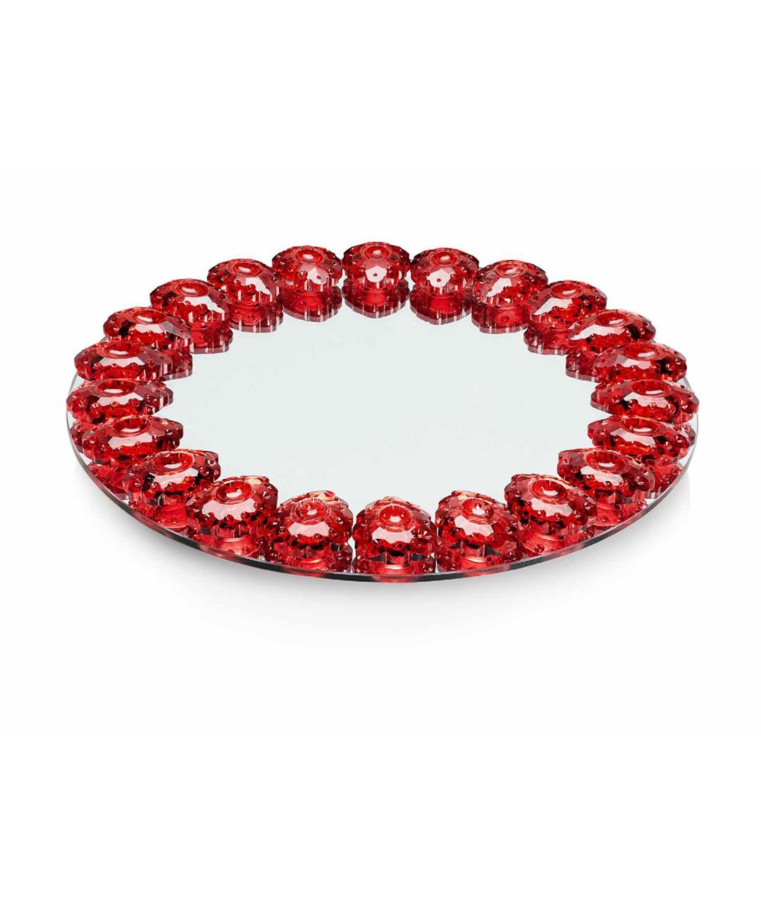 Turning centerpiece with red crystals