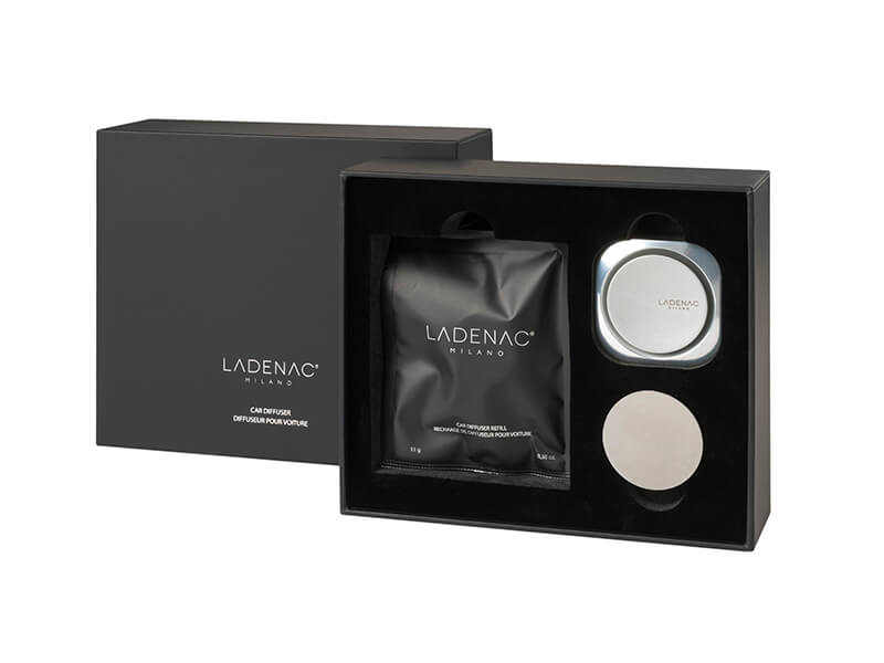 موزع عطر السيارة (أسود أو فضي)