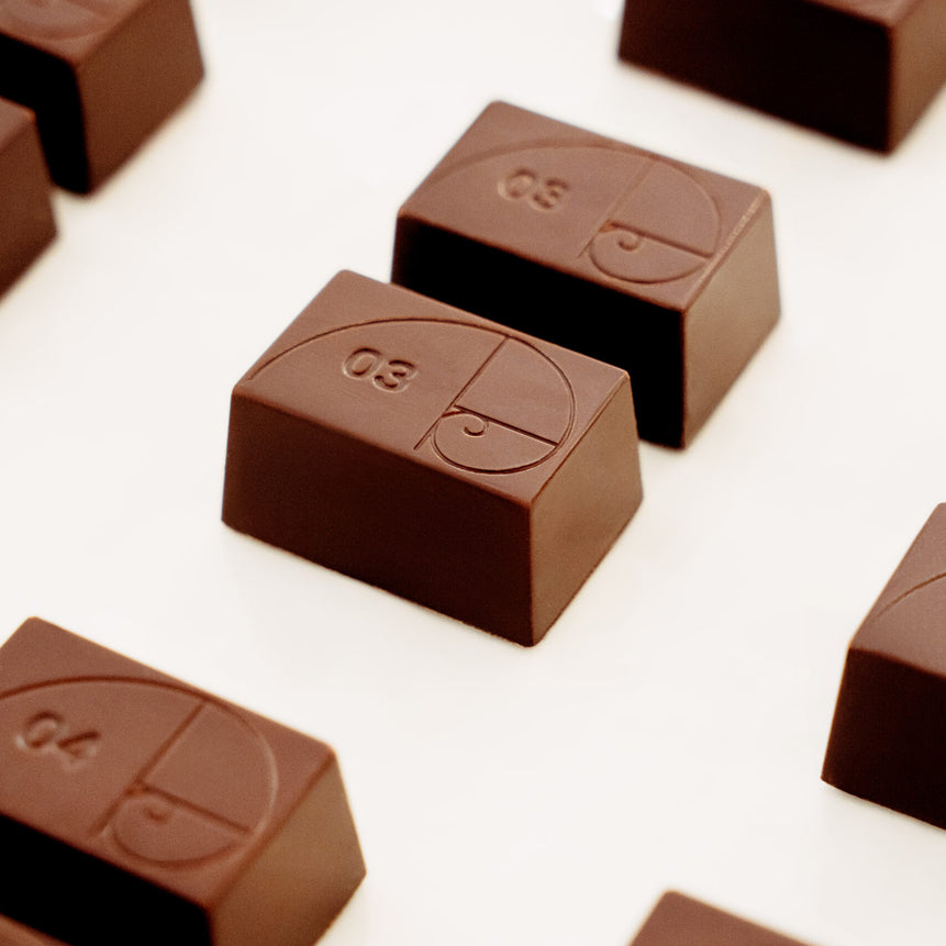 الحب المثالي – شوكولاتة عيد الحب (8 قطع منوعة)