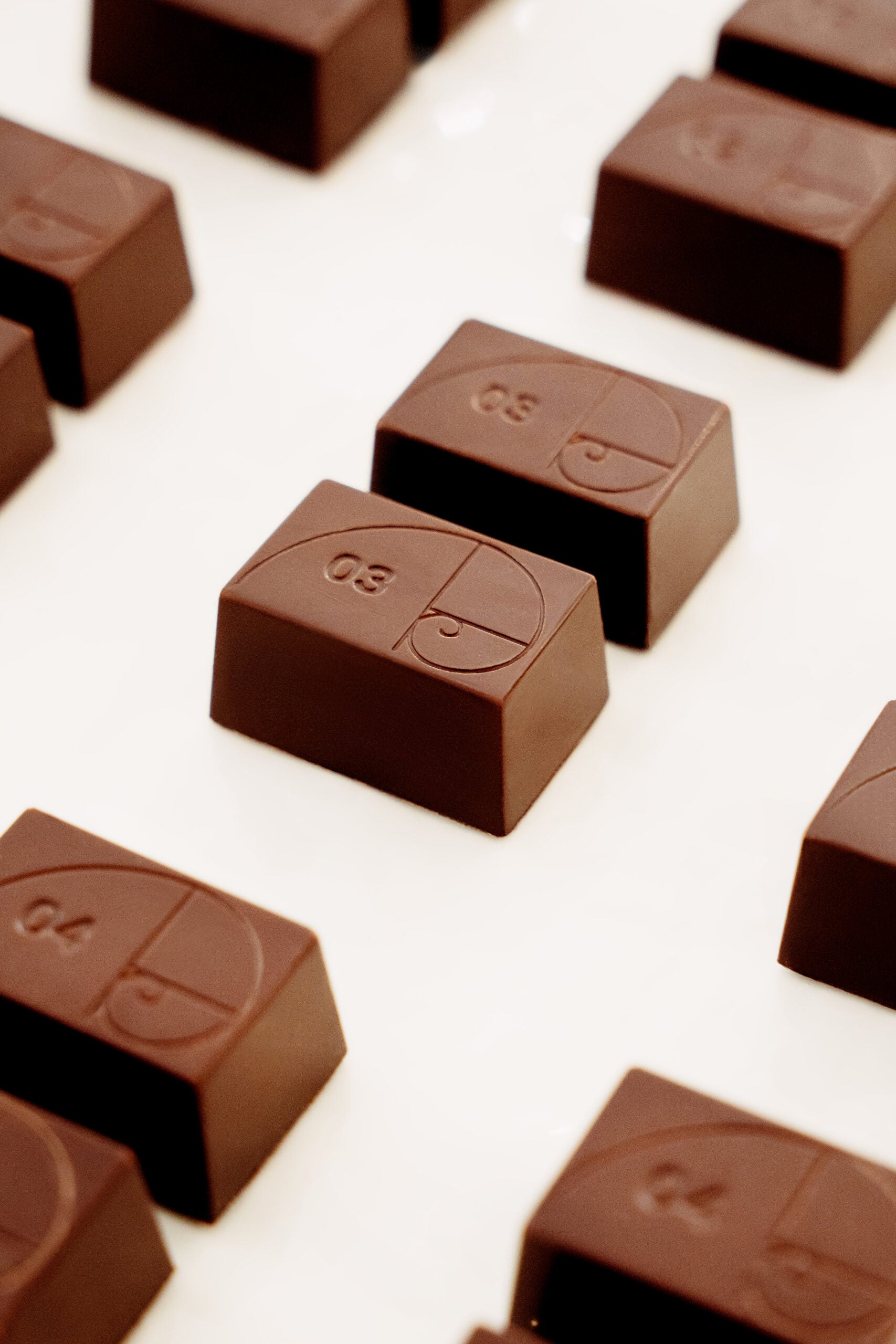 الحب المثالي – شوكولاتة عيد الحب (8 قطع منوعة)