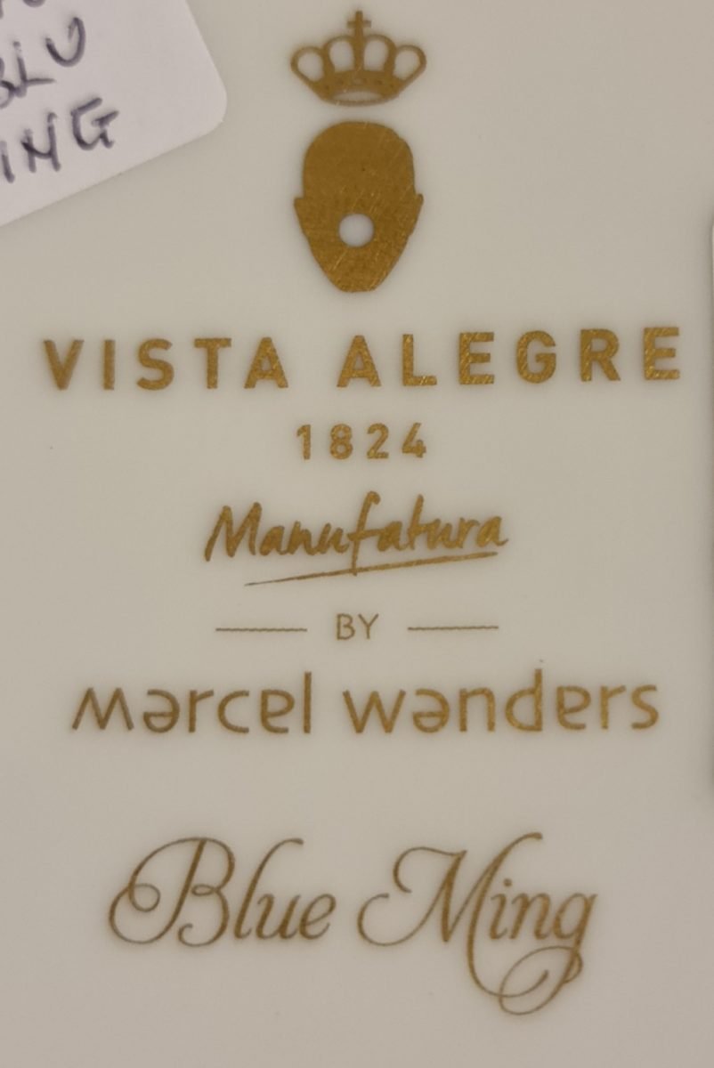 Medium Box BLUE by Vista Alegre - Package View