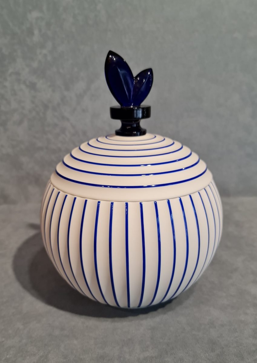 Medium Box BLUE by Vista Alegre - Alternate Angle