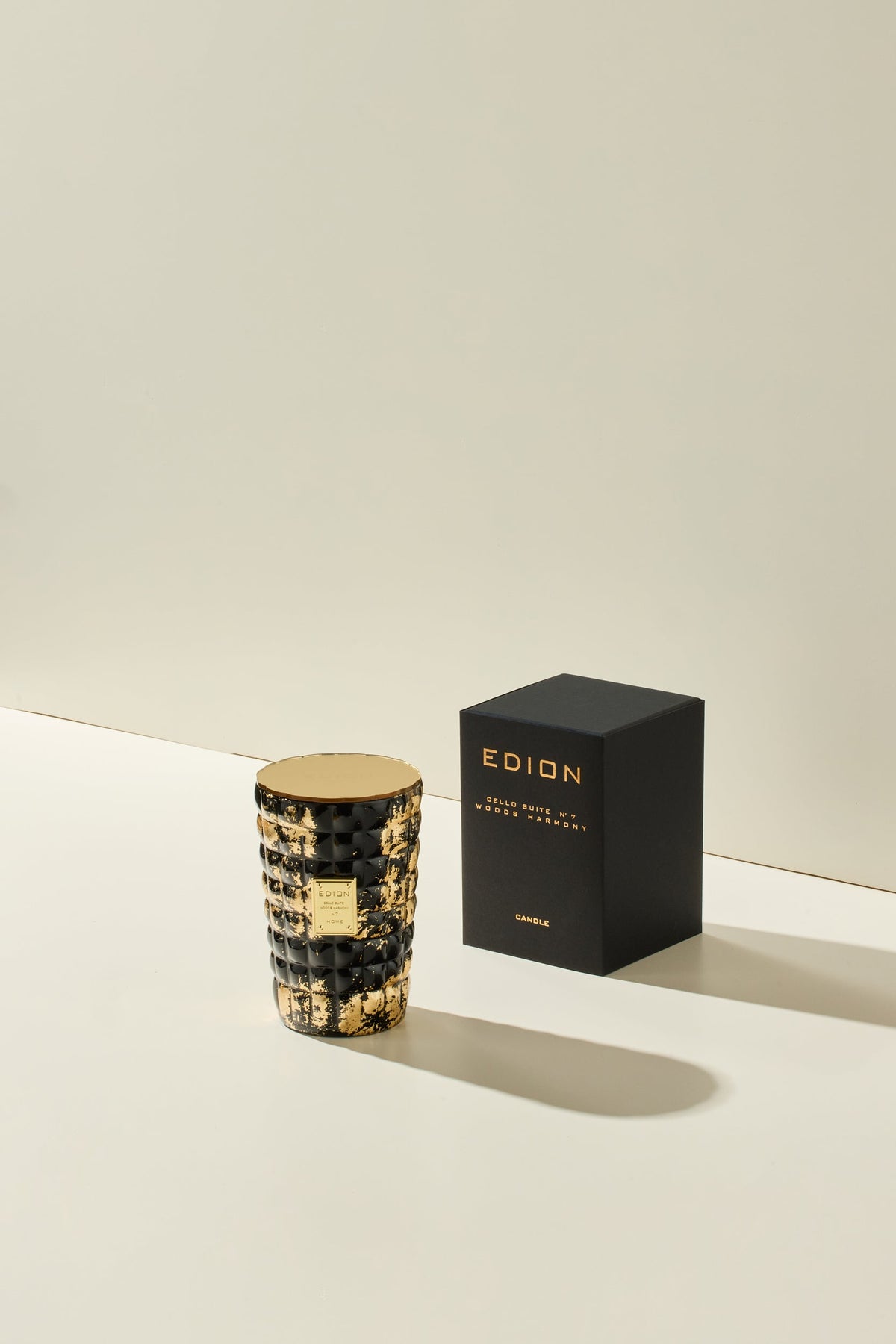 7 Woods Harmony Scented Candle by EDION - Set View
