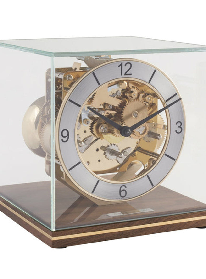 ساعة طاولة Hermle بتشطيب الجوز