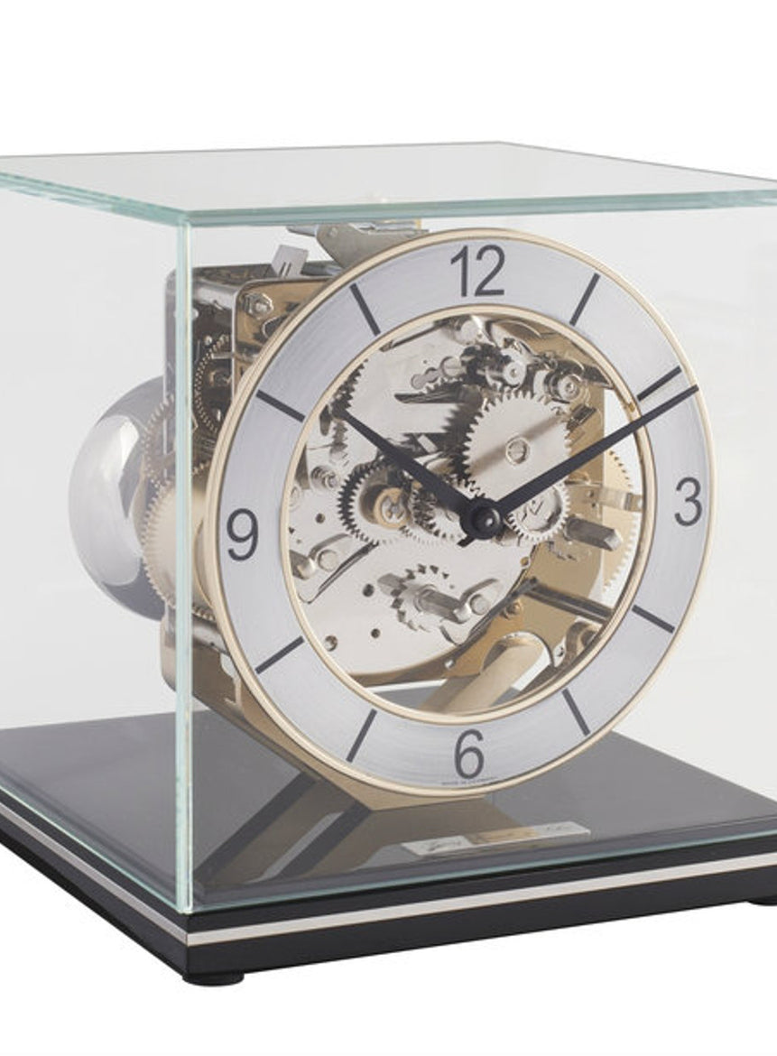 ساعة طاولة Hermle باللون الأسود