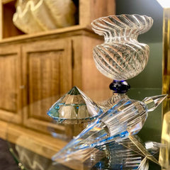 مزهرية كلو ويف كهرمانية شفافة – قطعة زجاجية راقية