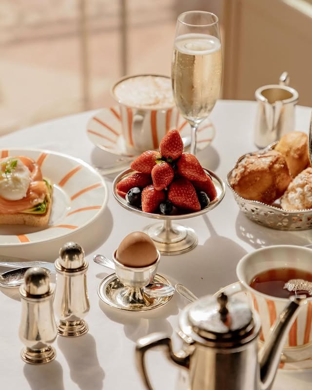 Striche Arancioni e Oro – Dinner Set (30 Pieces) by Geminiano Cozzi - Additional View