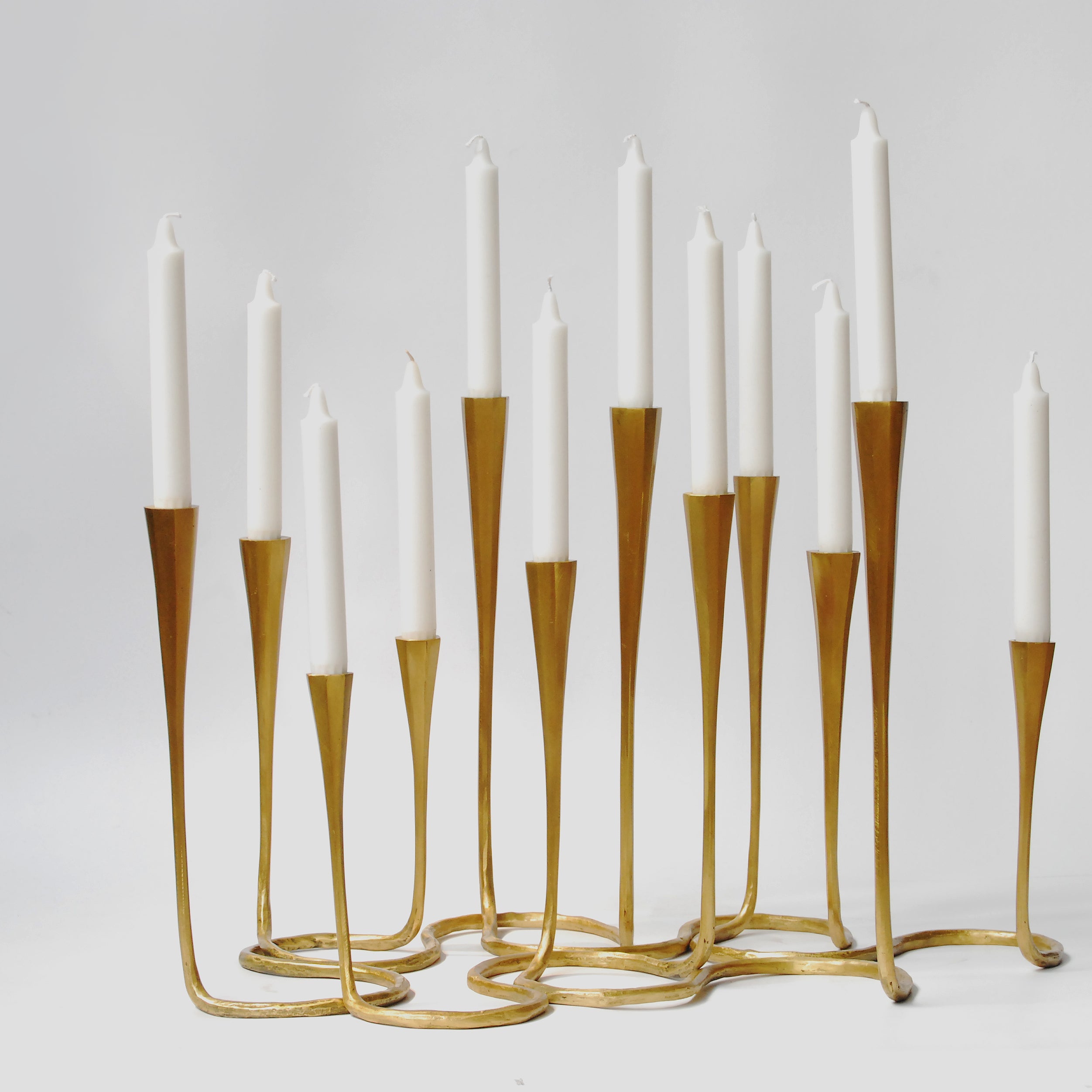 ستاند شموع فاخر "ديزي" – برونز ذهبي عتيق