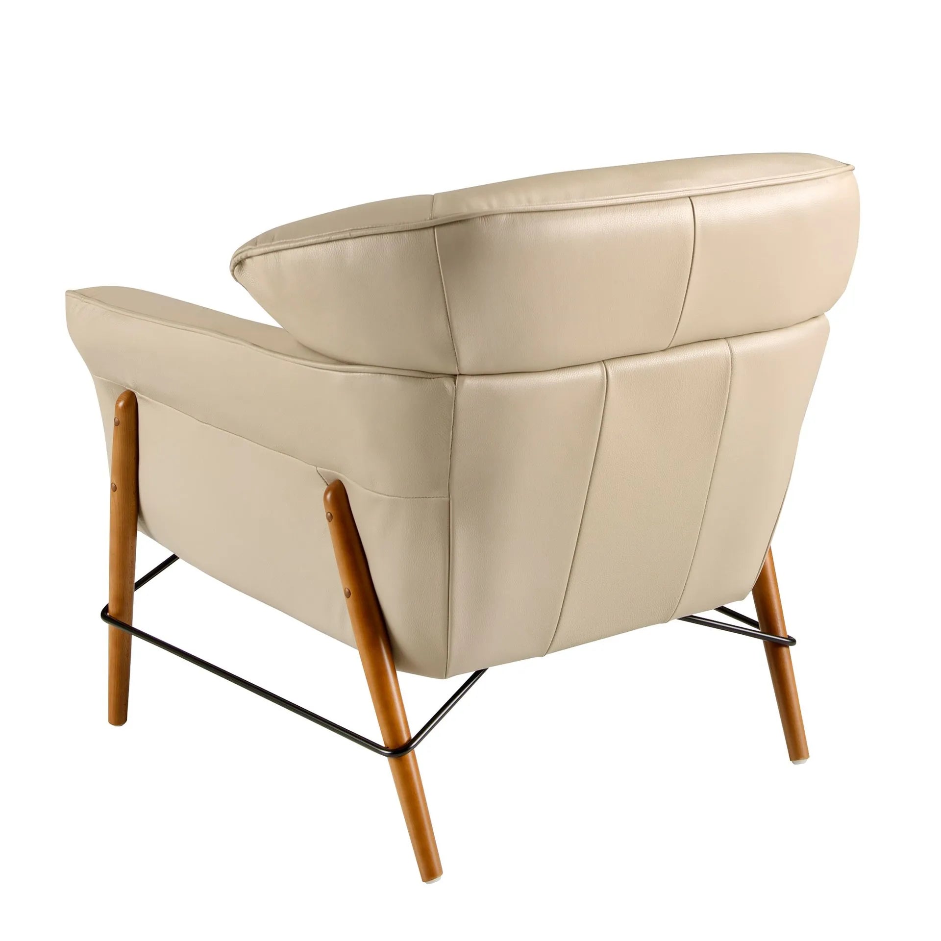 Sand leather armchair by Angel Cerdá - Close-up