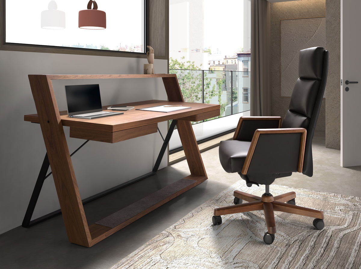Black leatherette swivel office chair