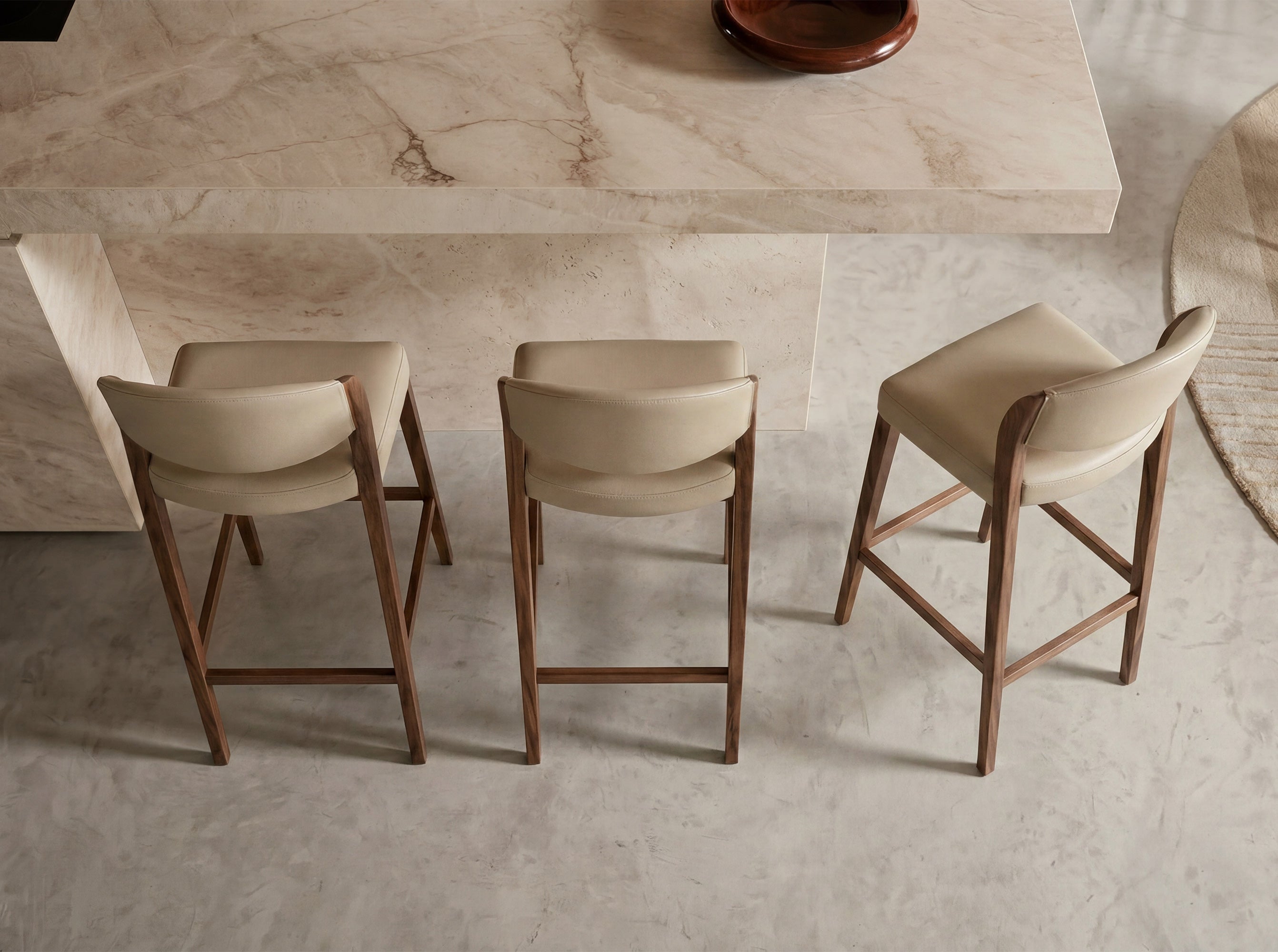 Stool in mink leatherette