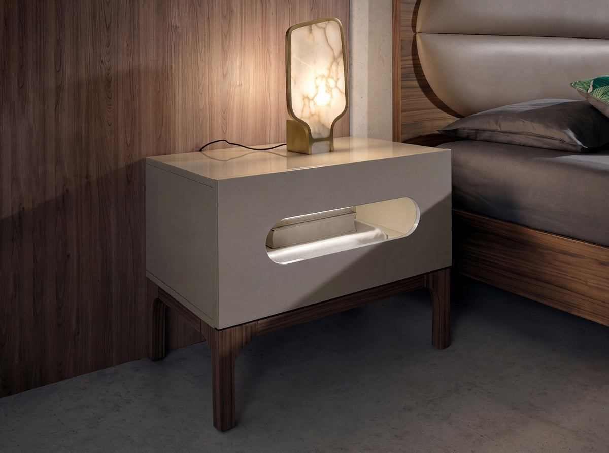 Table lamp in natural Alabaster stone and polished gold steel