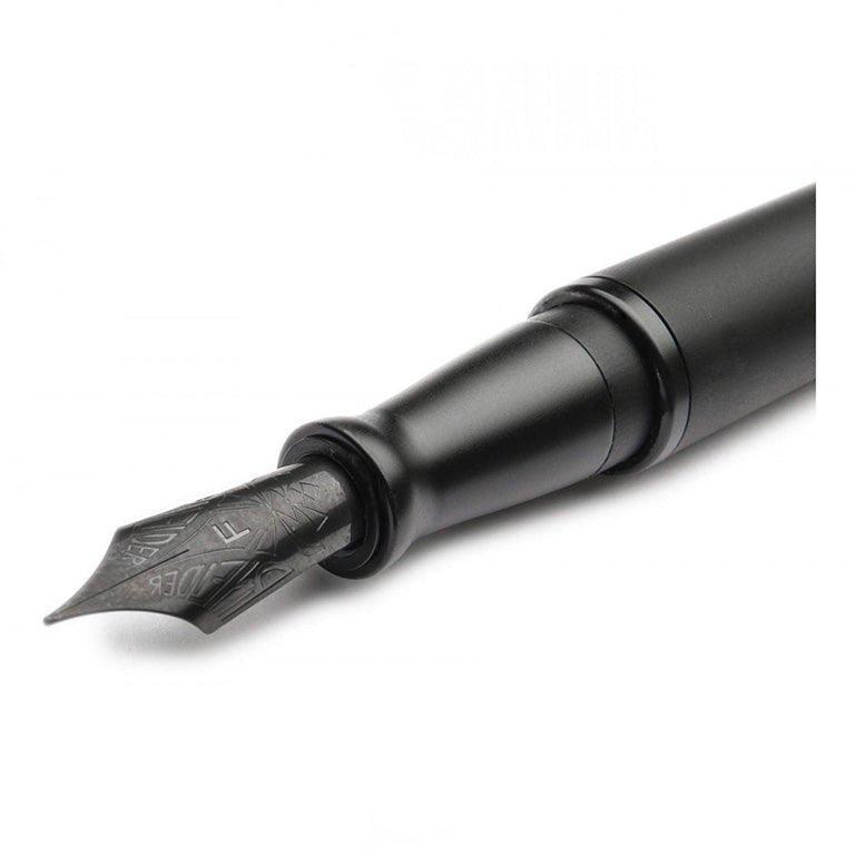 Avatar UR Black Matt Fountain Pen by Pineider - View 9