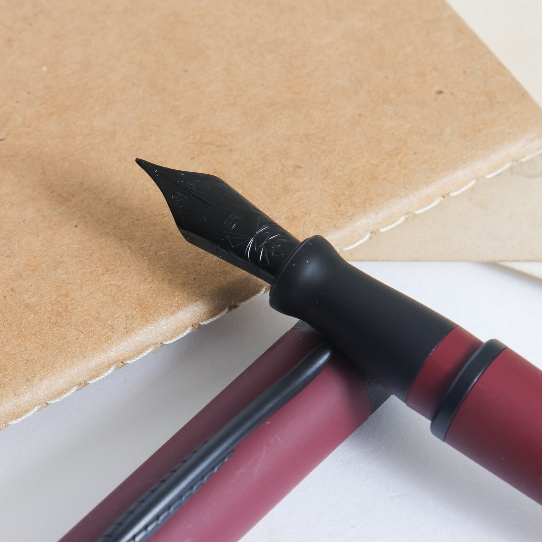 Avatar UR Black Matt Fountain Pen by Pineider - Close-up