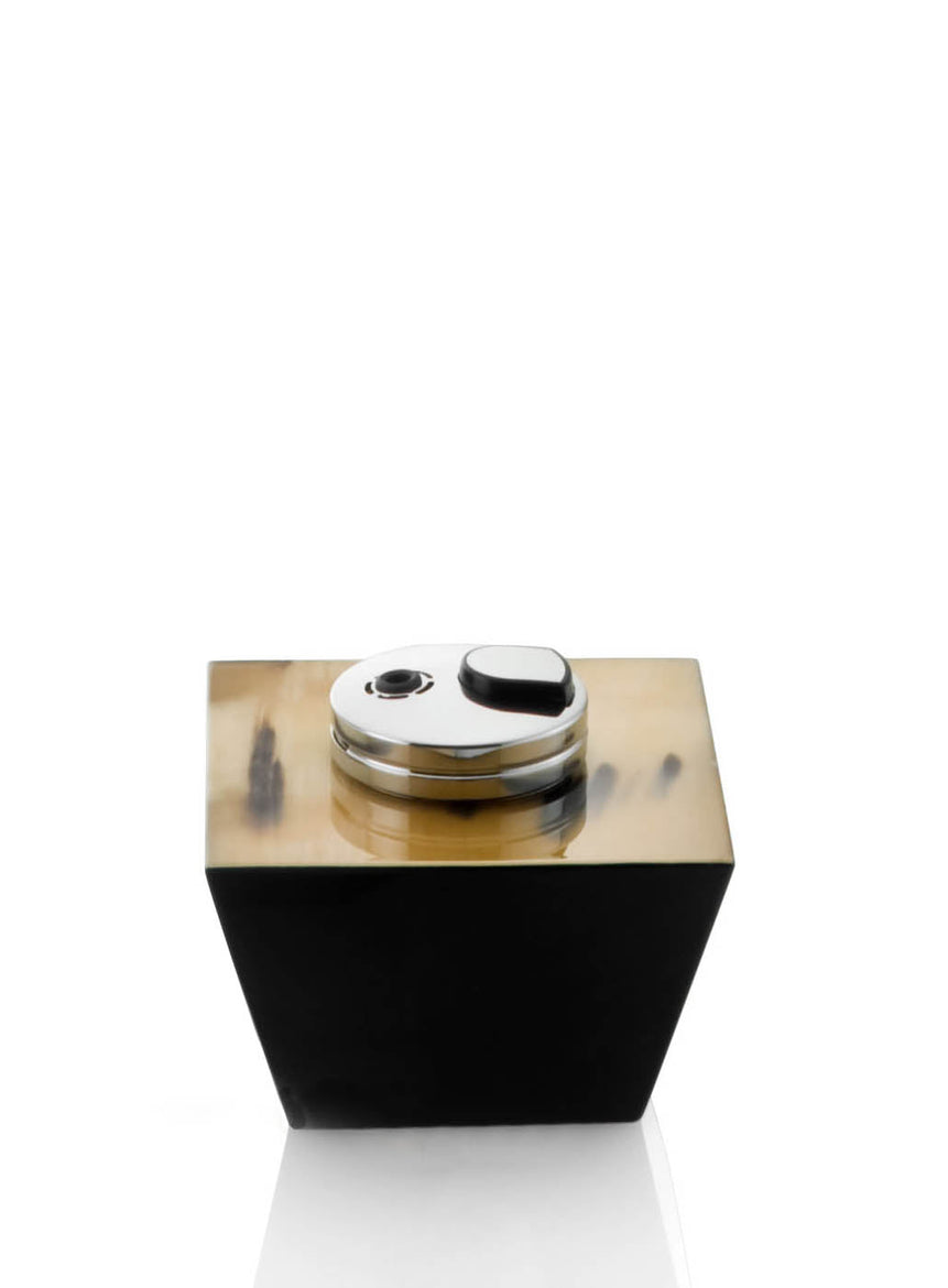 BACCO - Ash tray and lighter in dark horn, wood with lacquered black gloss finish and chromed brass. - LAZADO