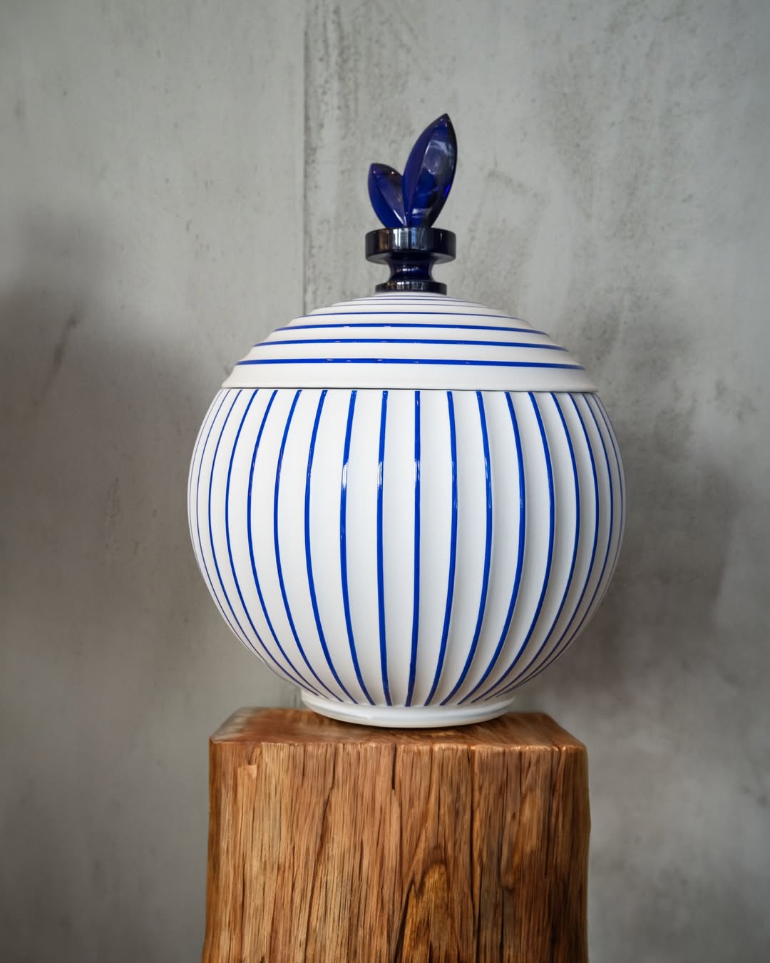 Medium Box BLUE by Vista Alegre - Main View