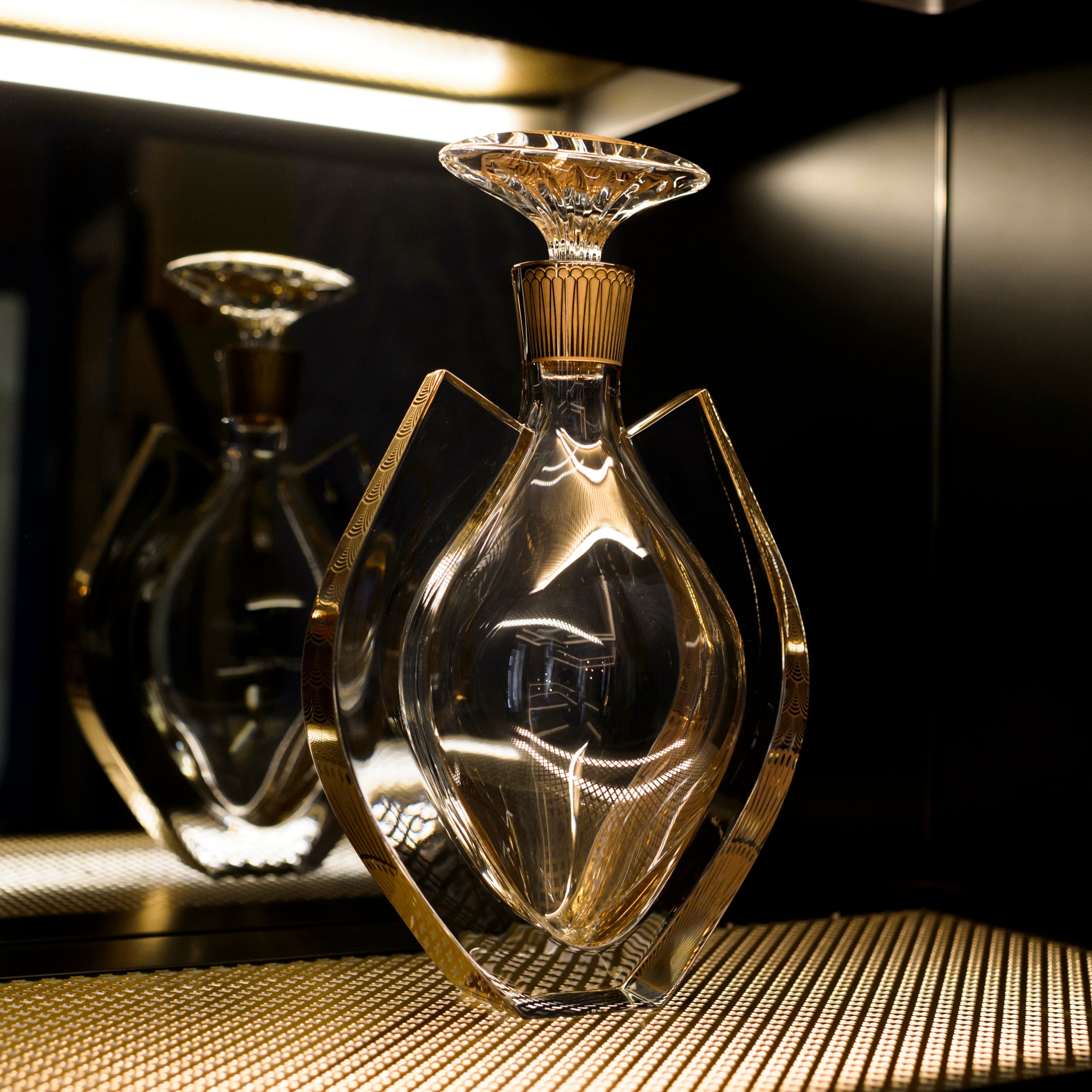 Case with bottle with Gold - LAZADO