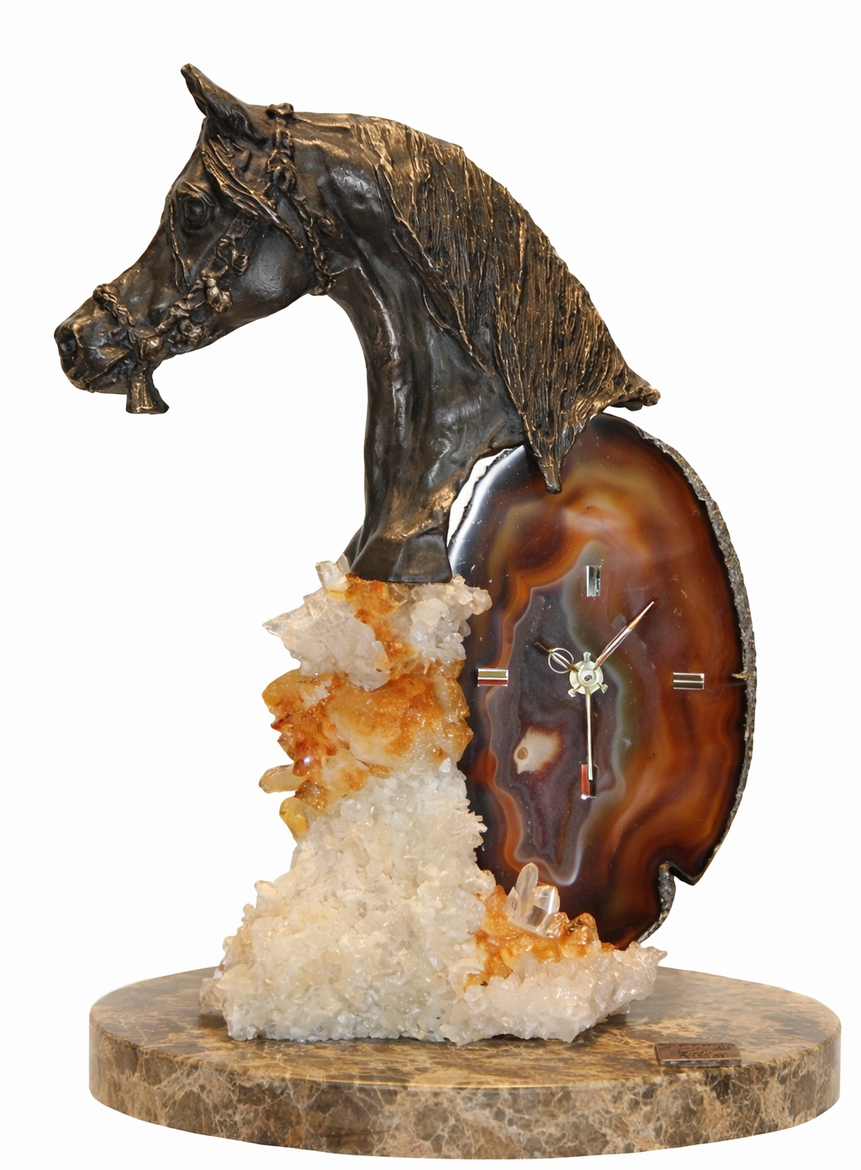 منحوتة الخيل بأحجار شبه كريمة (رأس الخيل)- الارتفاع: 41سم