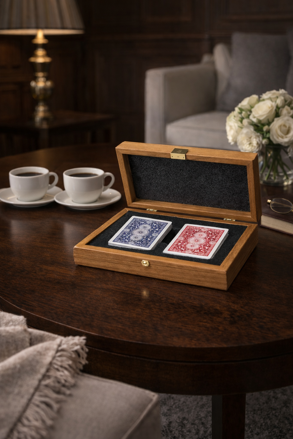 PLASTIC COATED PLAYING CARDS in wooden case with Lupo burl