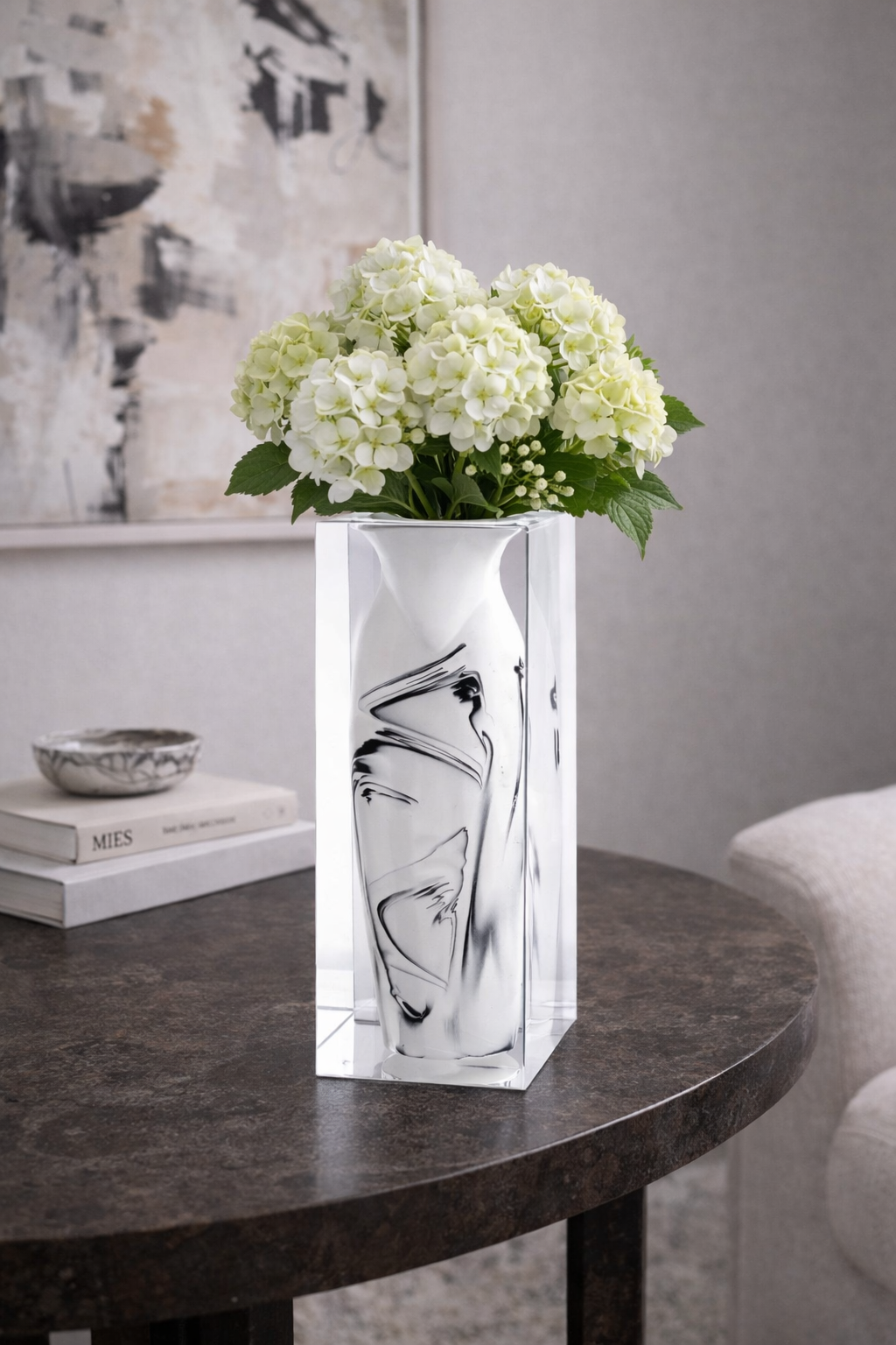 Taibai Acrylic Art Vase – White Mottle