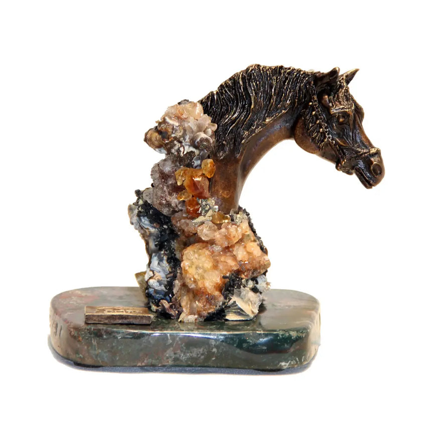 تمثال رأس حصان بالبرونز والكريستال الطبيعي – قطعة فنية فاخرة