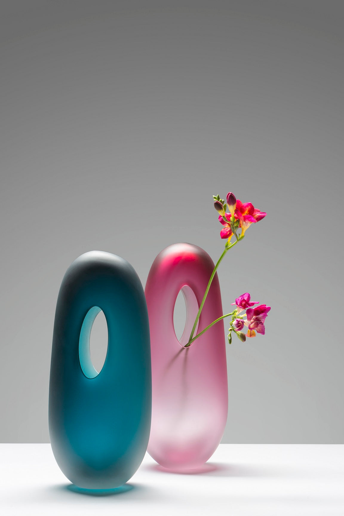 Large Vase Portal Pink Matte by Vista Alegre - Set View