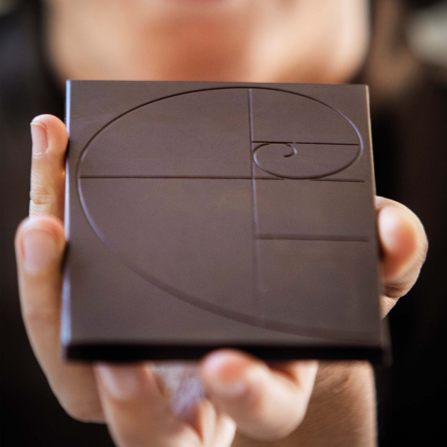 شوكولاتة على شكل مكتبة الكلاسيكية - 640 غرام