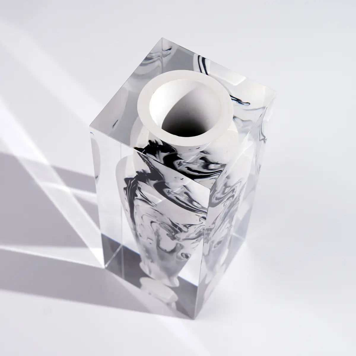 Fine-Neck Acrylic Vase – White Mottle