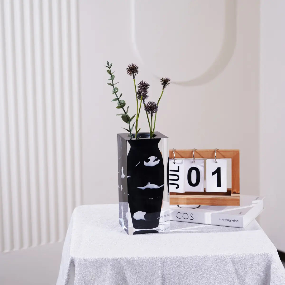 Taibai Acrylic Art Vase – Black Mottle