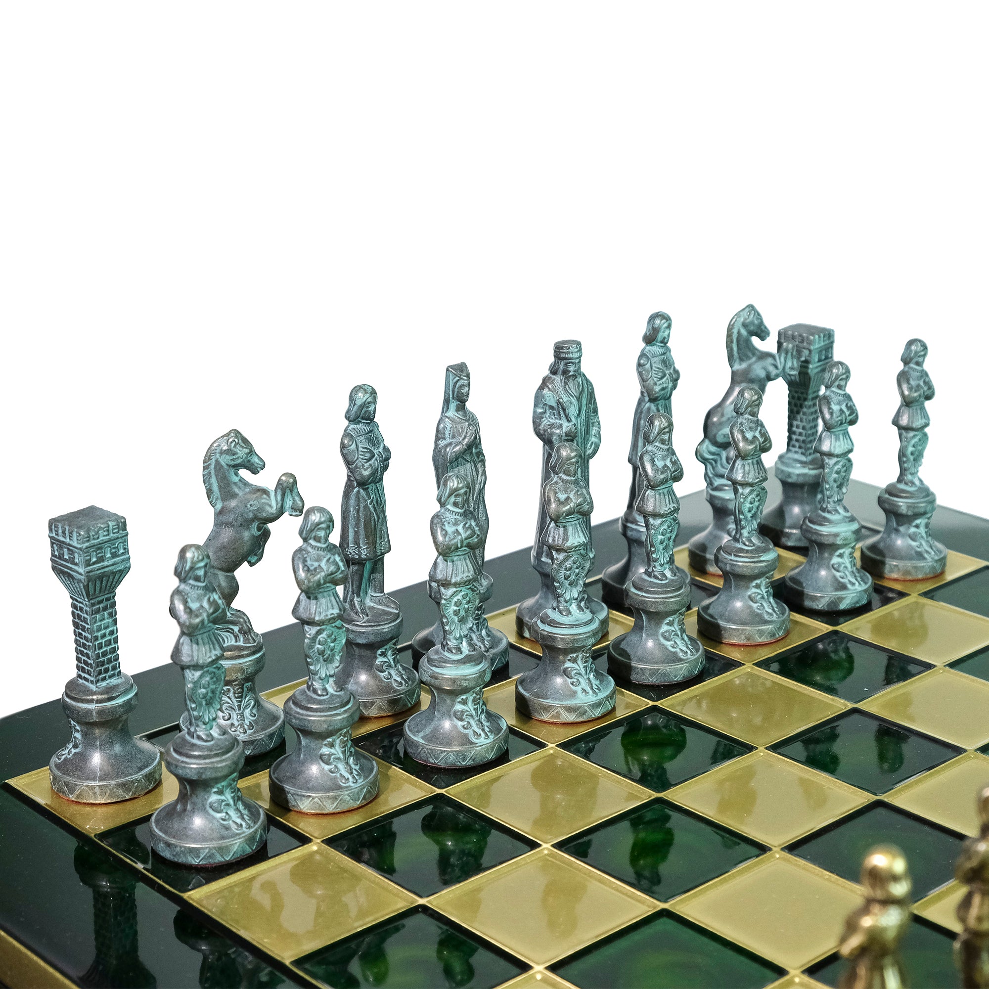 مجموعة شطرنج معدنية فاخرة باللونين الأخضر والذهبي