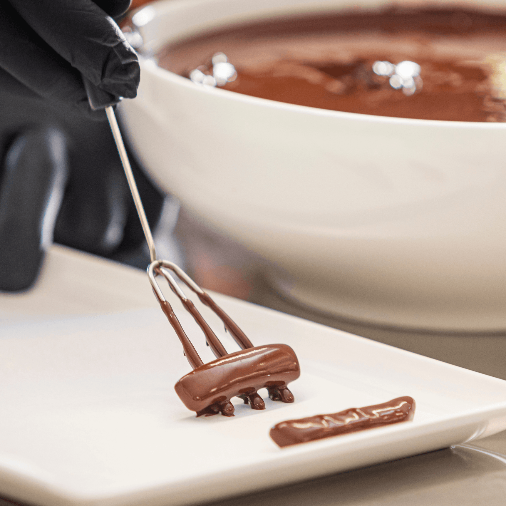 قشور ليمون صقلي المجففة مغطاة بالشوكولاتة الداكنة – 60 جم