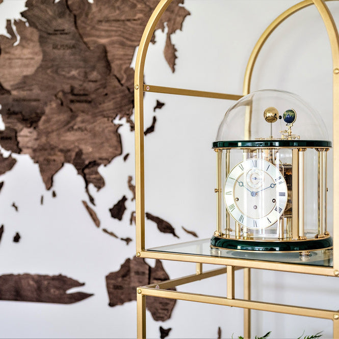 ساعة هيرمل تيلوريوم 1 الفلكية ذات القاعدة الخضراء المصقولة