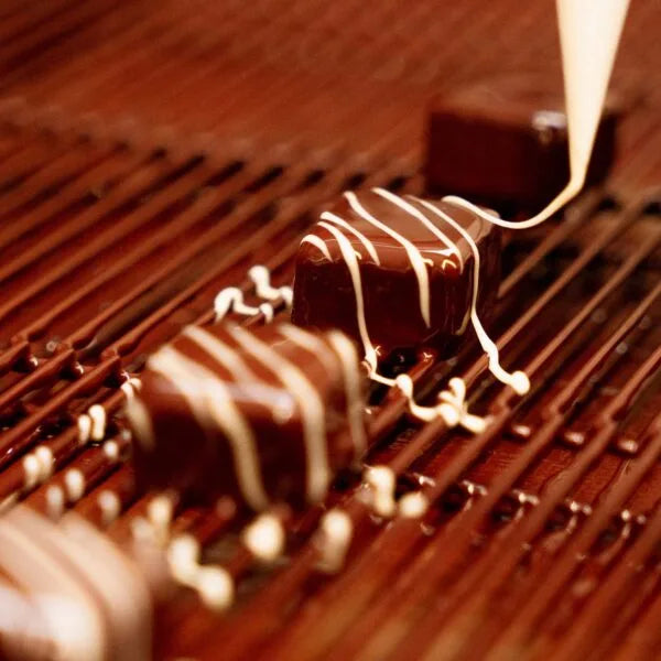 DARK CHOCOLATE-COVERED TRUFFLES HAZELNUT 90g