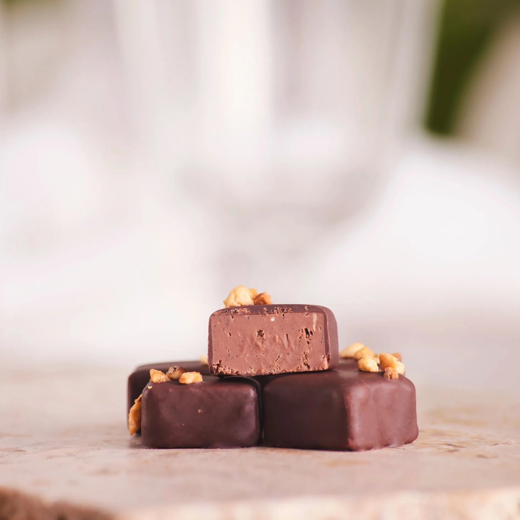 DARK CHOCOLATE-COVERED TRUFFLES HAZELNUT 90g