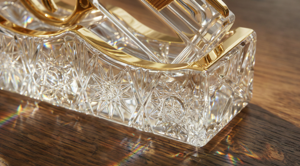 22K Gold detailing on the hand-cut crystal base