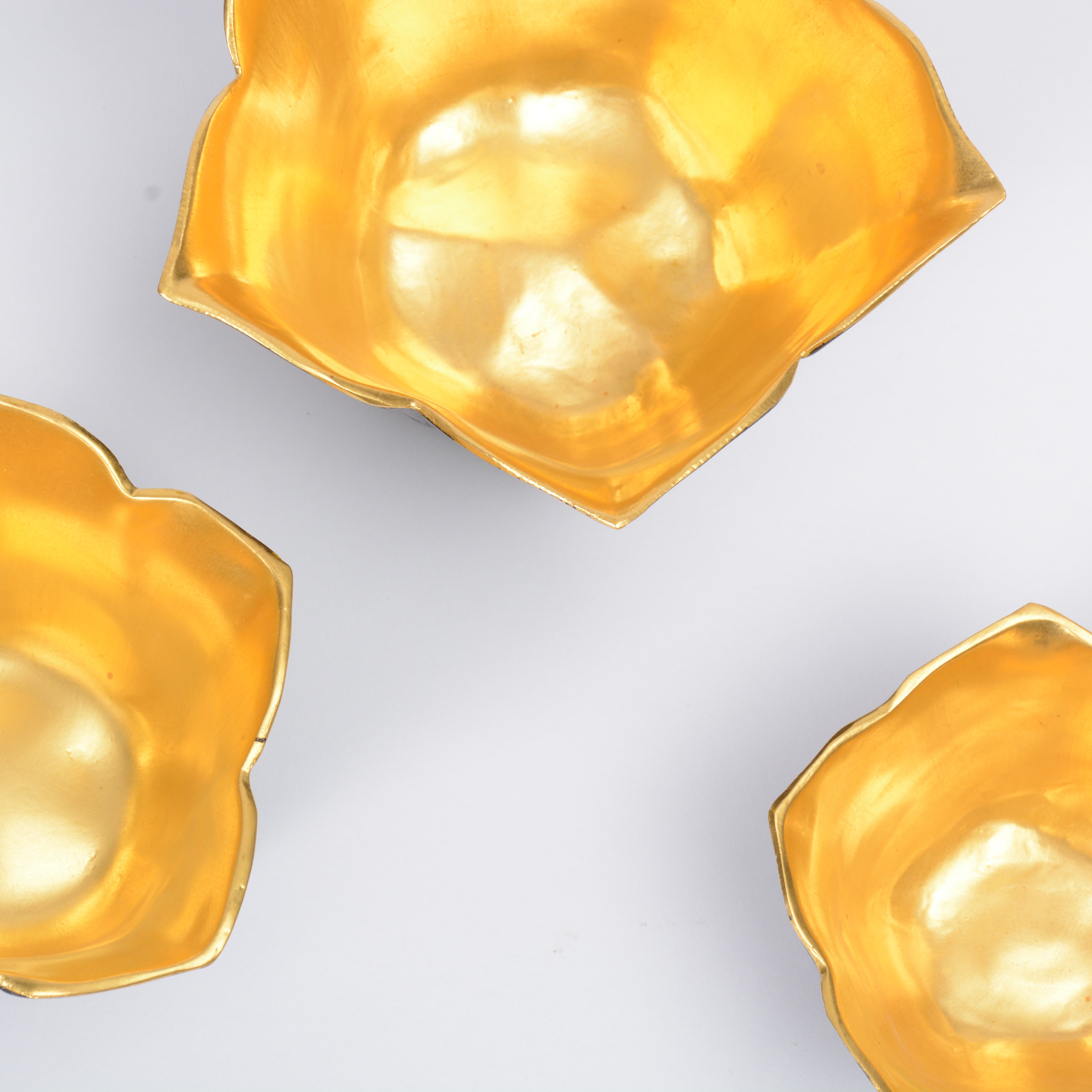 Hasu Luxury Table Bowl – Bronze & Gold Leaf