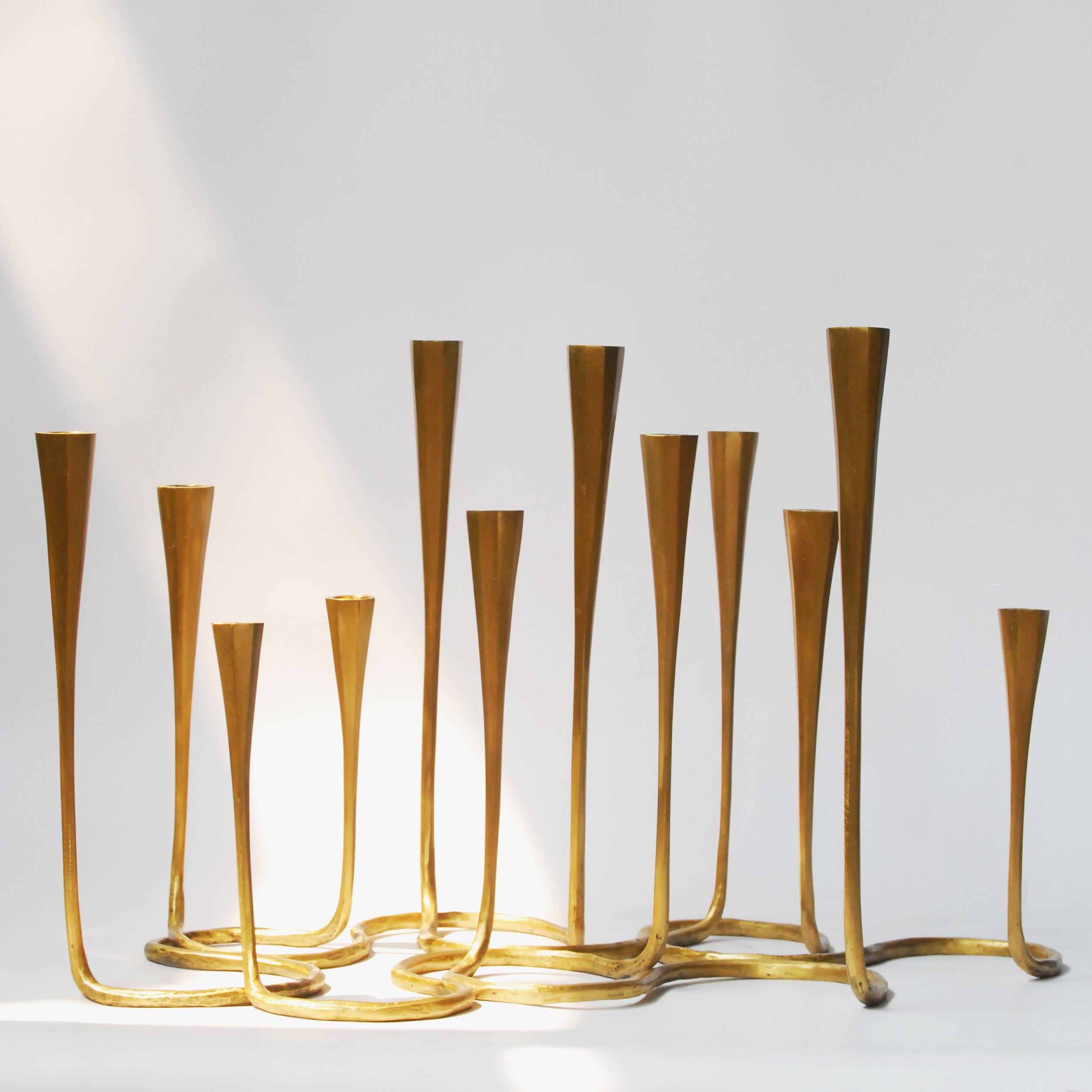 ستاند شموع فاخر "ديزي" – برونز ذهبي عتيق