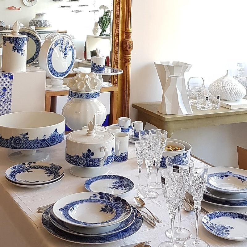 Blue Ming - Round Vase by Vista Alegre - Set View